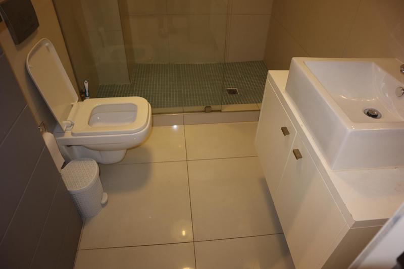 To Let 1 Bedroom Property for Rent in Sea Point Western Cape